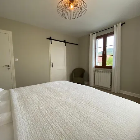 Maison Bernatenia לינה וארוחת בוקר