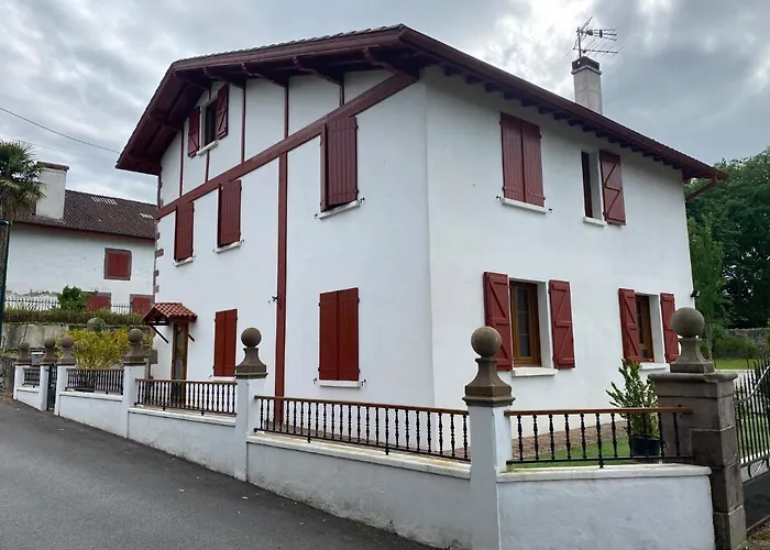 Maison Bernatenia Bed & Breakfast Uhart-Cize